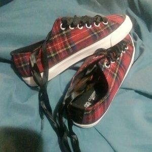 Avon Cushion Walk Stripped Tennis shoes